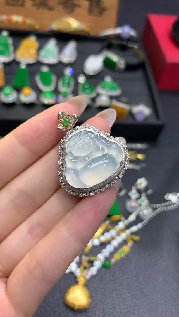 吊坠(不含链)18K金镶嵌翡翠24