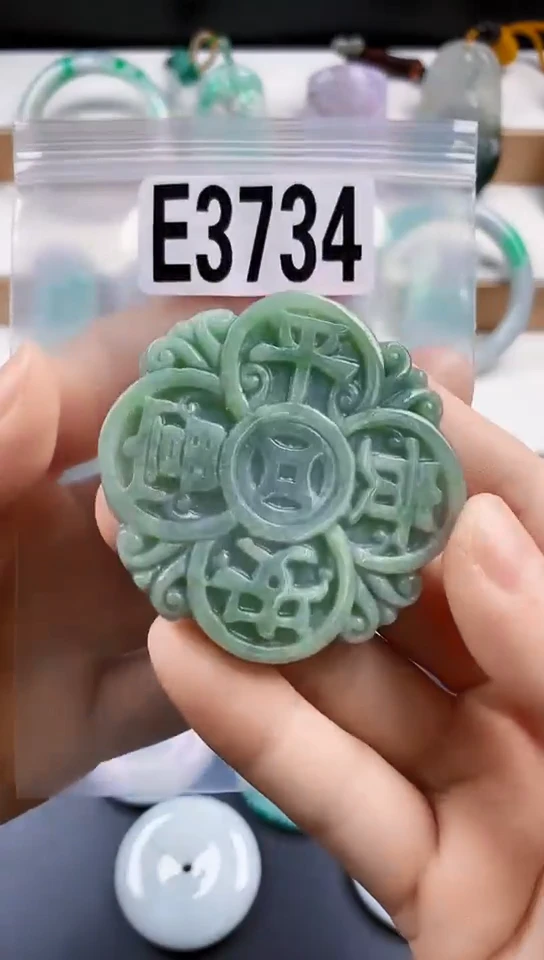 颈饰未镶嵌翡翠天然翡翠吊坠挂件