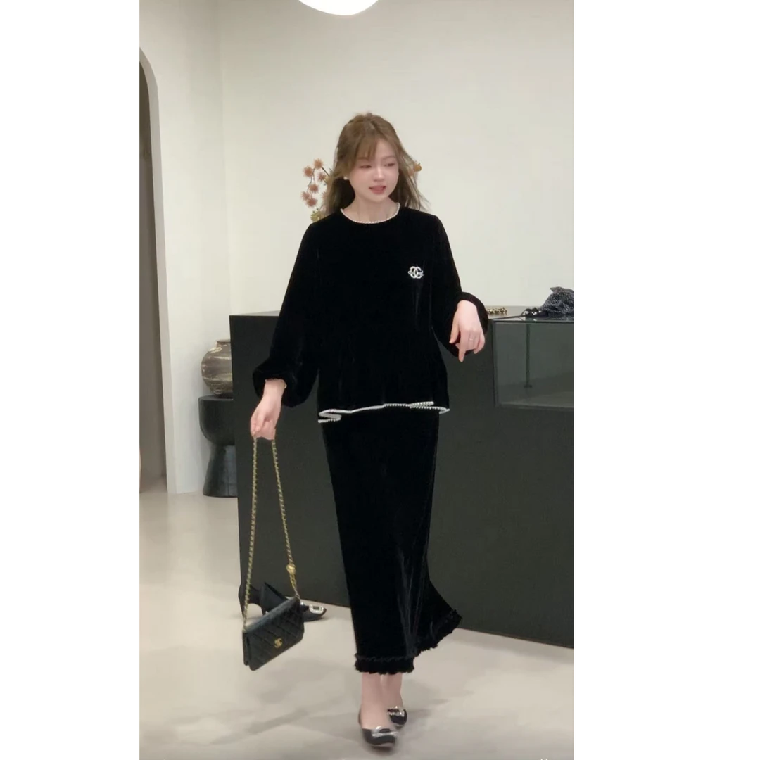 崔与熙CUIXI【温蒂日记 】 小香丝绒不规则珍珠边气质显瘦套装