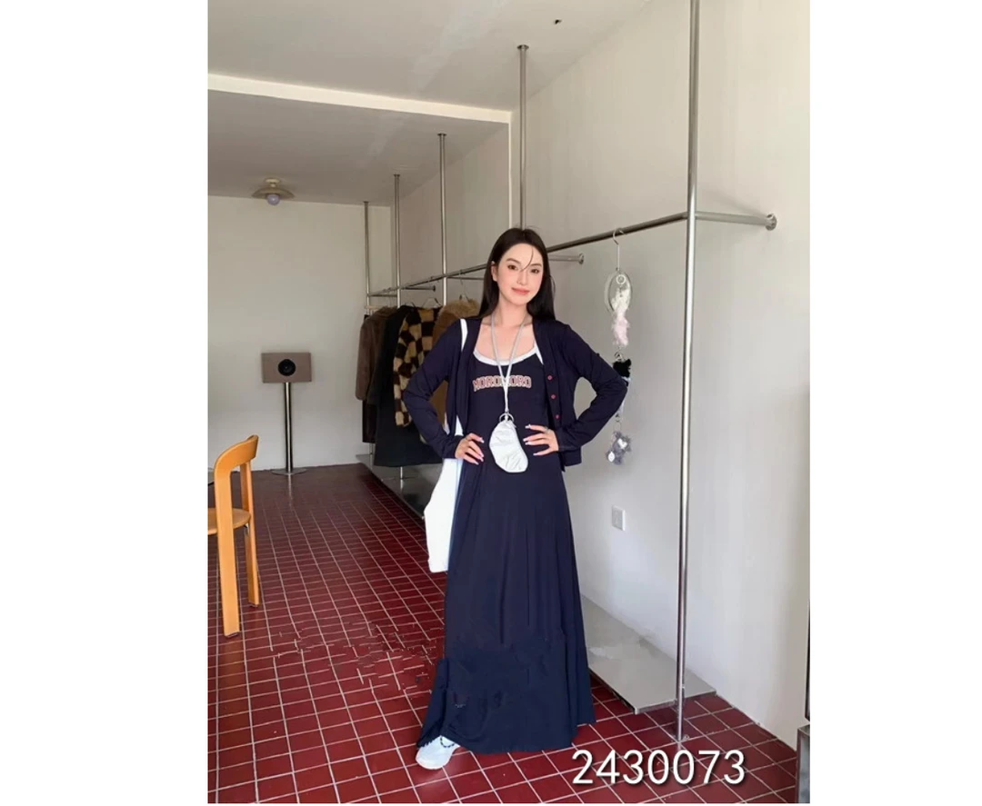 小妳XiaoNi———（春秋款休闲套装裙2430073）