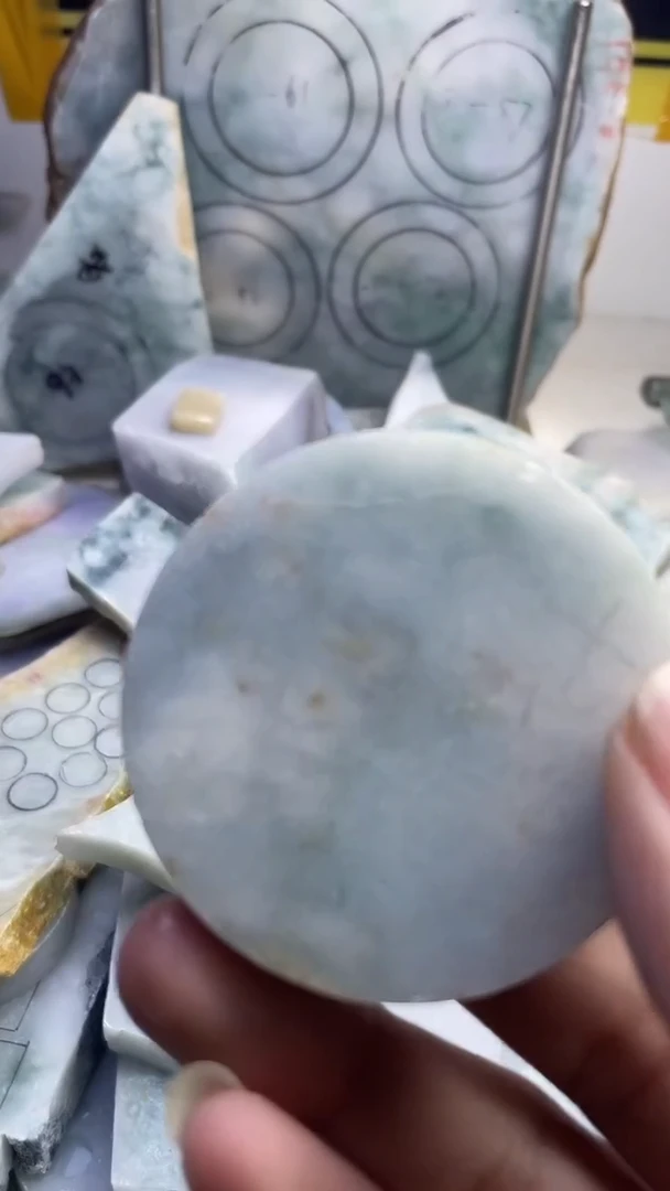 翡翠未镶嵌颈饰翡翠595