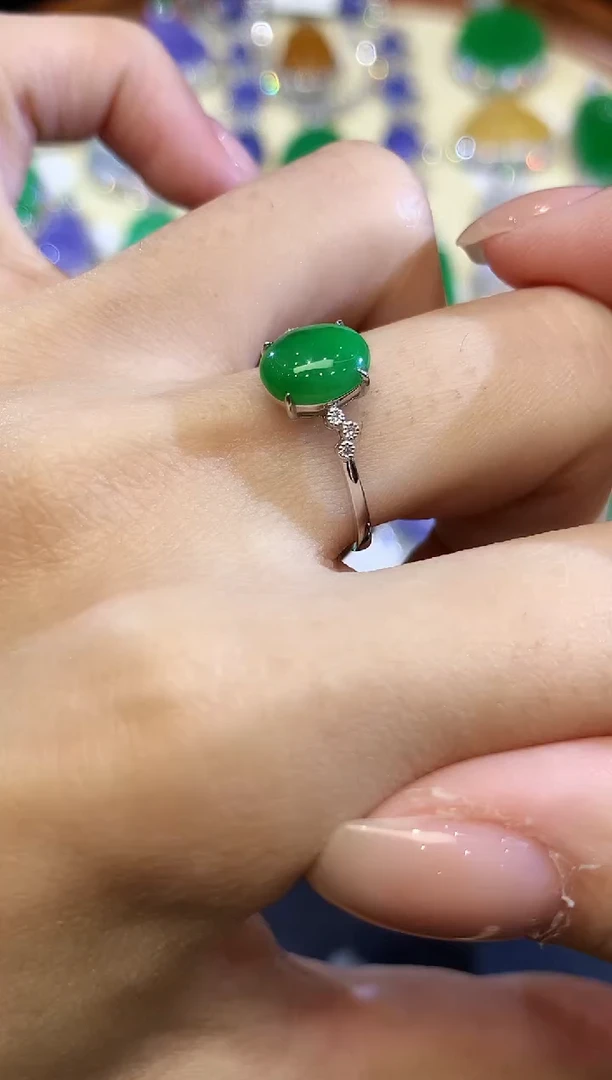 翡翠戒指18K金镶嵌L多样性发其一