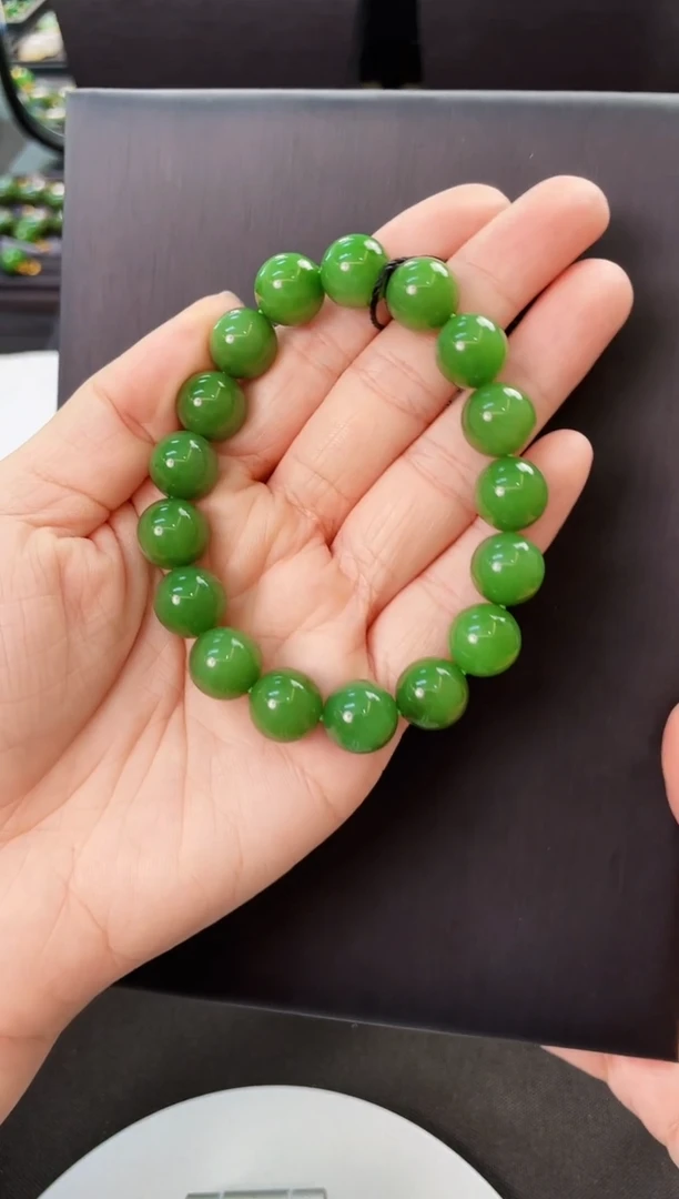 未镶嵌手串和田玉多样性发一