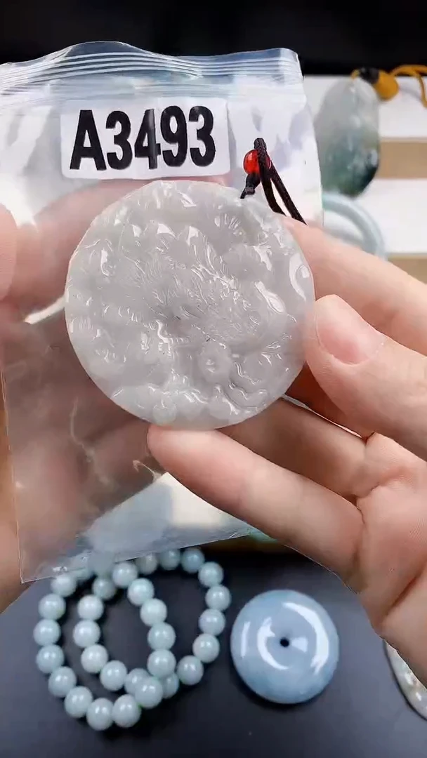 颈饰未镶嵌翡翠天然翡翠吊坠挂件