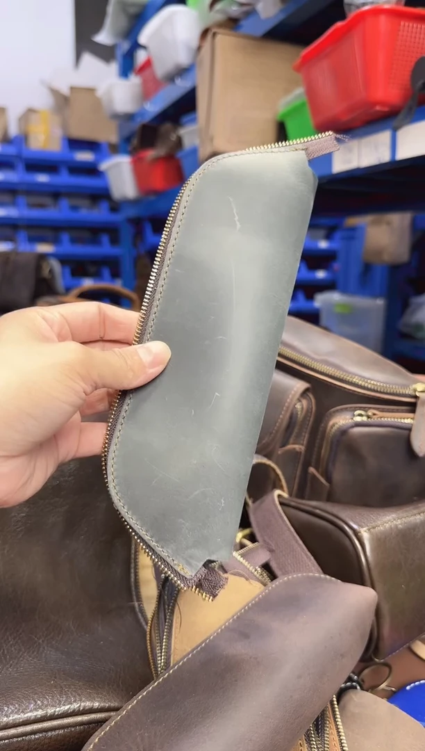 简*真牛皮疯马牛皮笔袋20厘米浅绿色