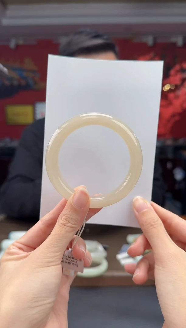 颈饰未镶嵌和田玉藕粉猫正装手镯53-57