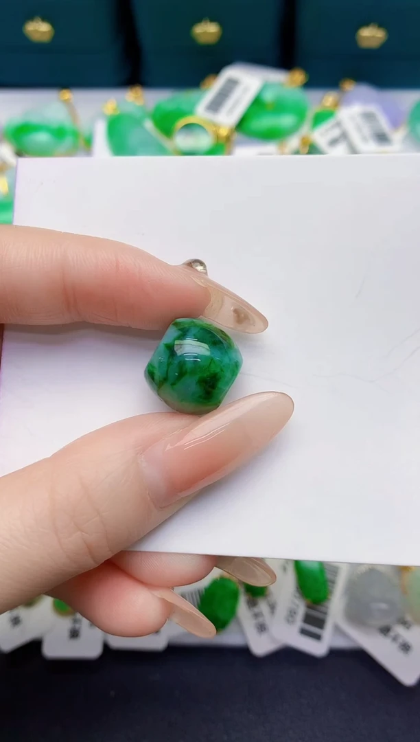 颈饰未镶嵌翡翠缅甸天然翡翠A货