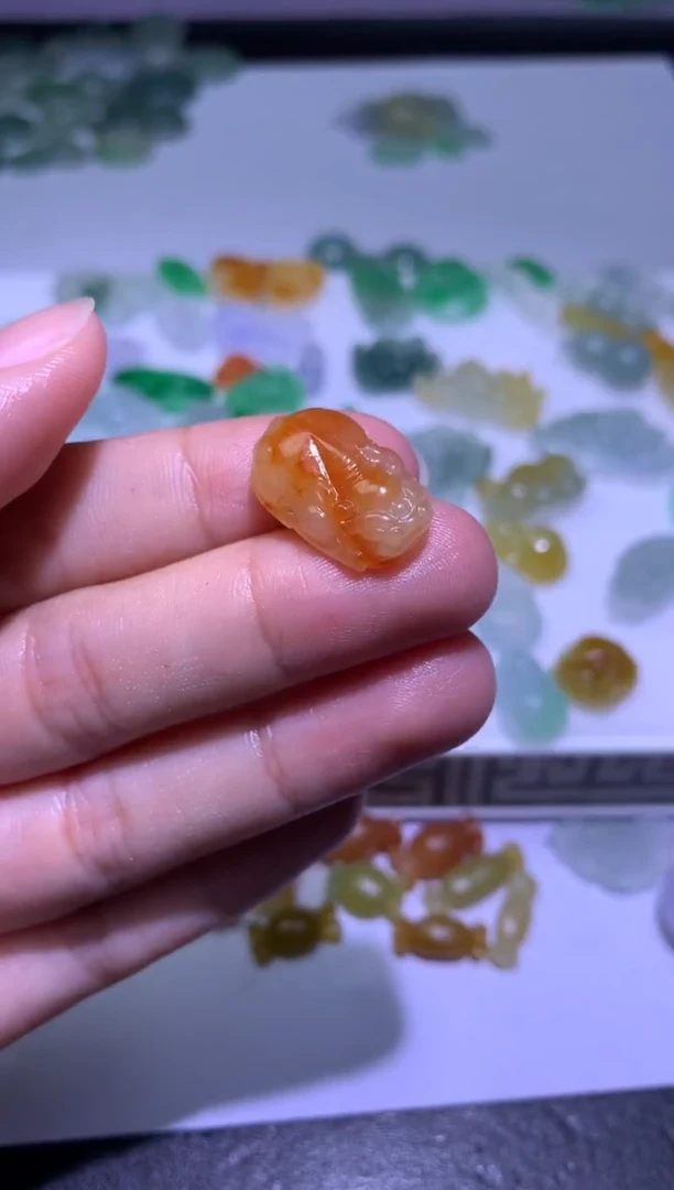 定制翡翠未镶嵌毛货