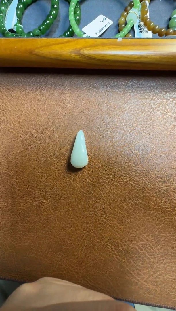 【闪购商品】和田玉吊坠(不含链)未镶嵌新疆且末糖白手工雕刻