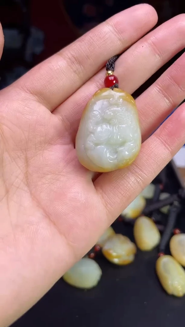 颈饰未镶嵌和田玉1