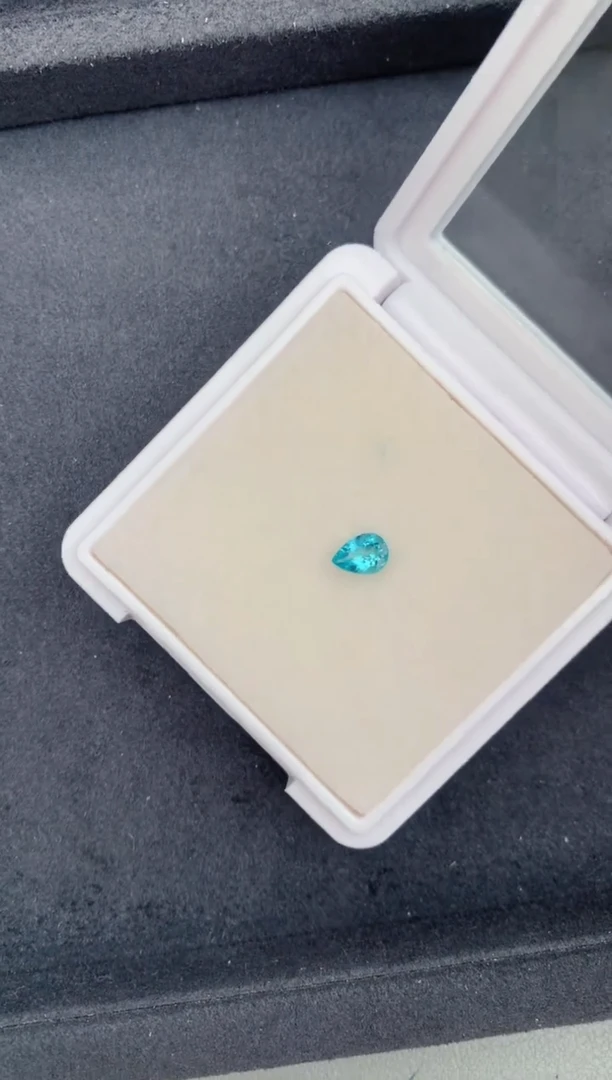 未镶嵌磷灰石裸石70分磷灰石  FG