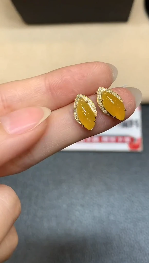 18K金镶嵌翡翠耳饰【无鉴赏期】