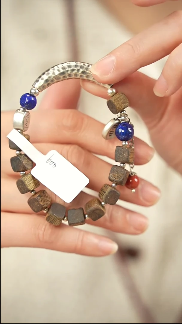 沉香手串莺歌绿棋方块单圈-420