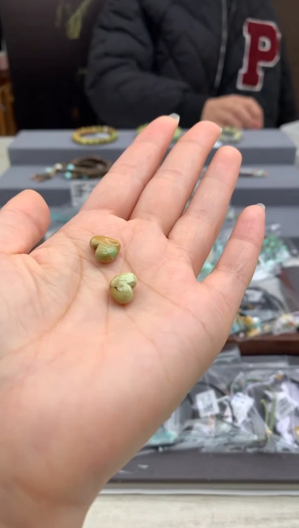 未镶嵌单珠一对南红玛瑙茜.C16