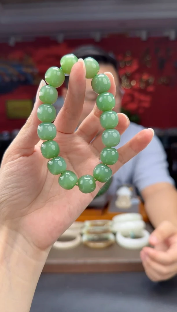 未镶嵌手串和田玉碧玉粉青老型珠单圈手串