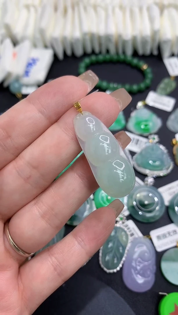 吊坠(不含链)18K金镶嵌翡翠1