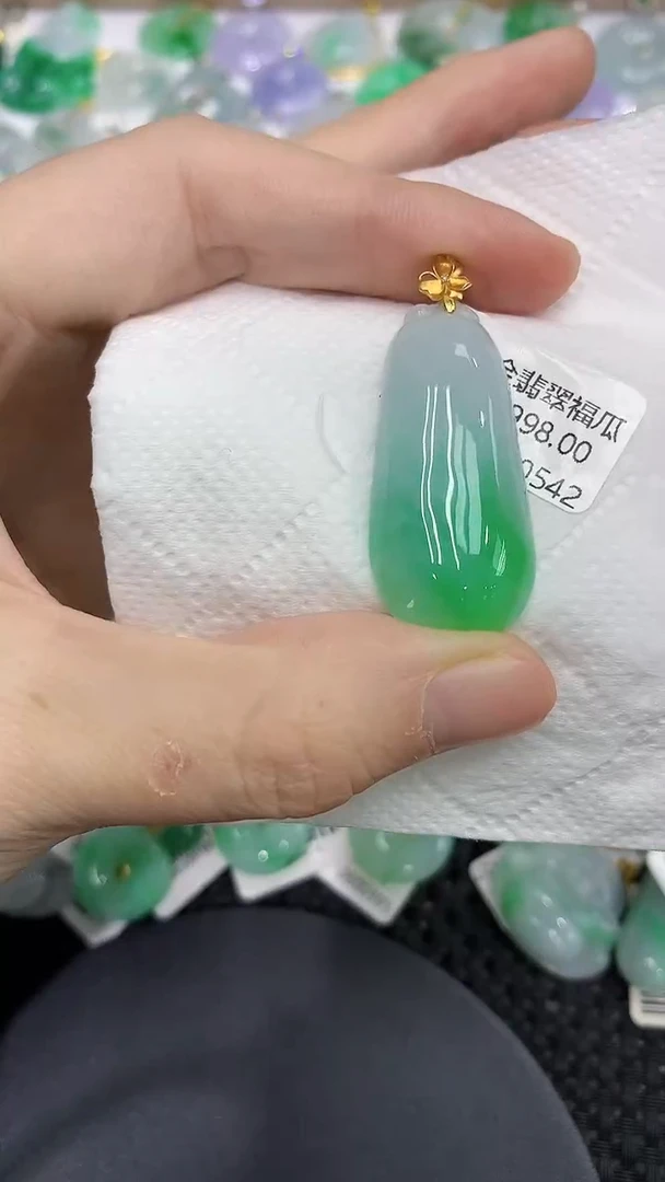 颈饰18K金镶嵌翡翠a货支持复检百元以上9元证书费自理