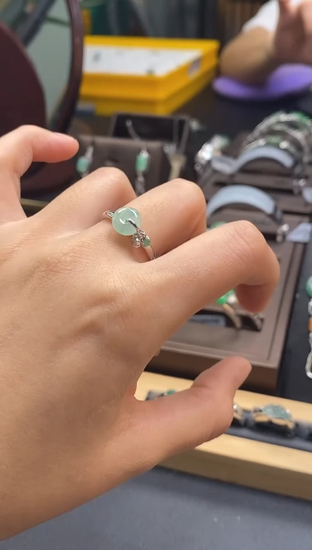 颈饰银S925镶嵌翡翠17999