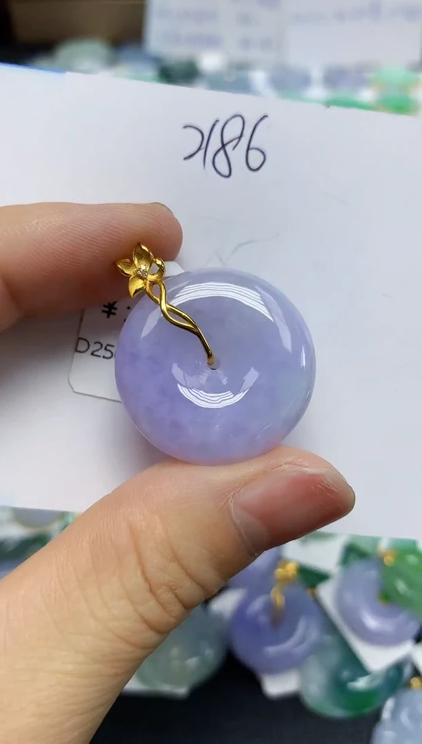 翡翠18K金镶嵌颈饰天然缅甸翡翠A货