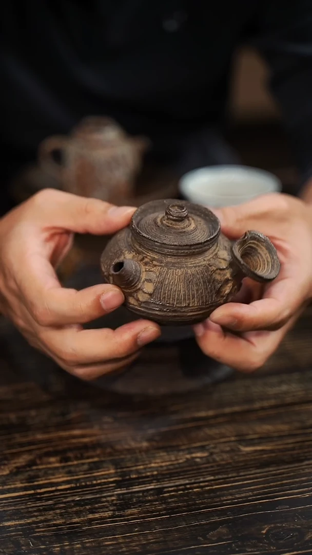 全手工制作 重工 南蛮 重肌理 蜂窝底 侧把壶 150cc