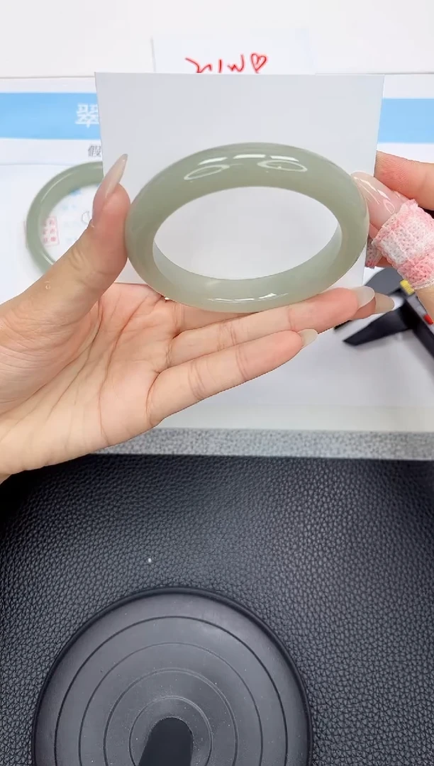 石英质玉手镯未镶嵌215-56.7