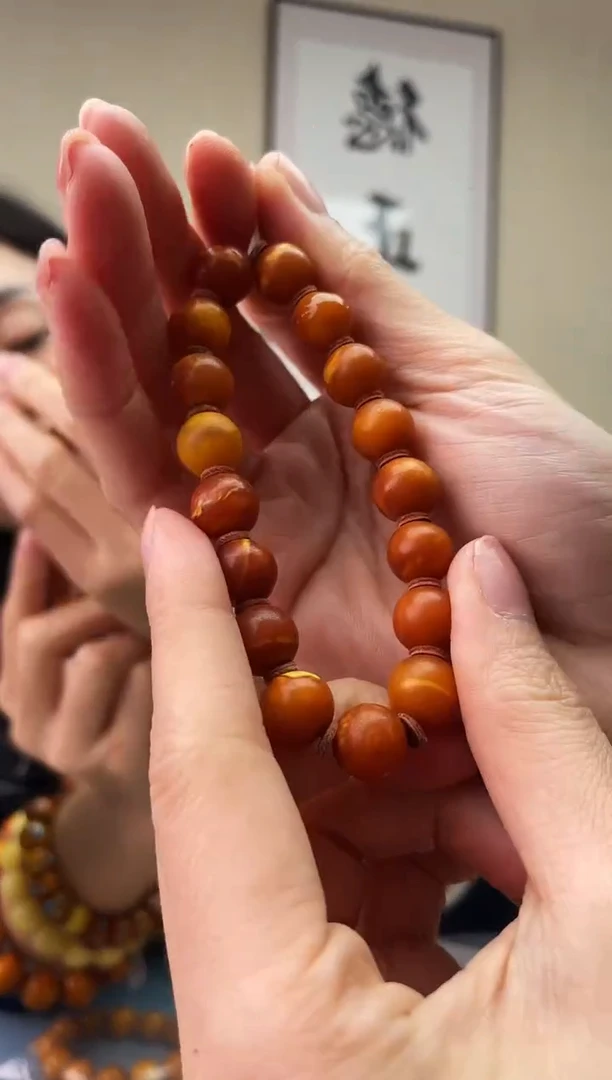 琥珀未镶嵌珠宝奇石T010微瑕假一罚十，多样性发一件