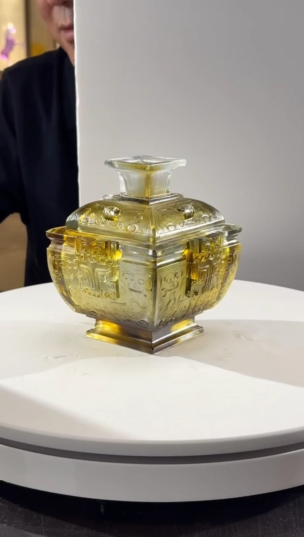 摆件守光之彝绿兽面方彝