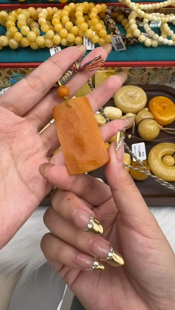 裸石蜜蜡未镶嵌原皮方牌/XD076