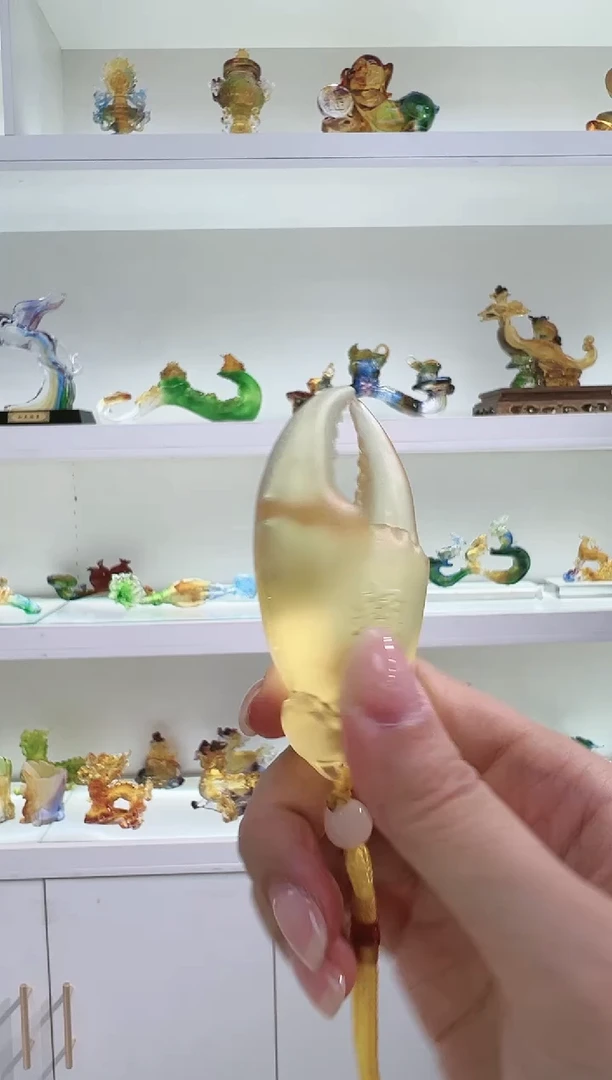 手工艺品琉璃古法琉璃手上有钱
