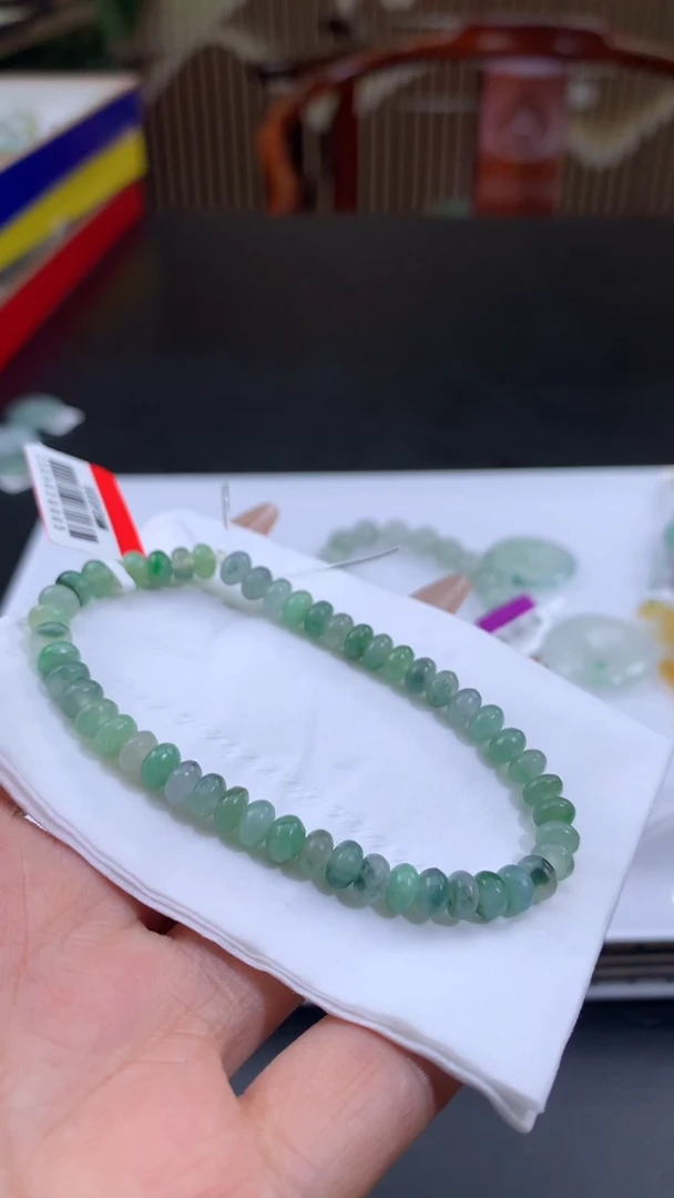 未镶嵌定制翡翠百**乐翡翠