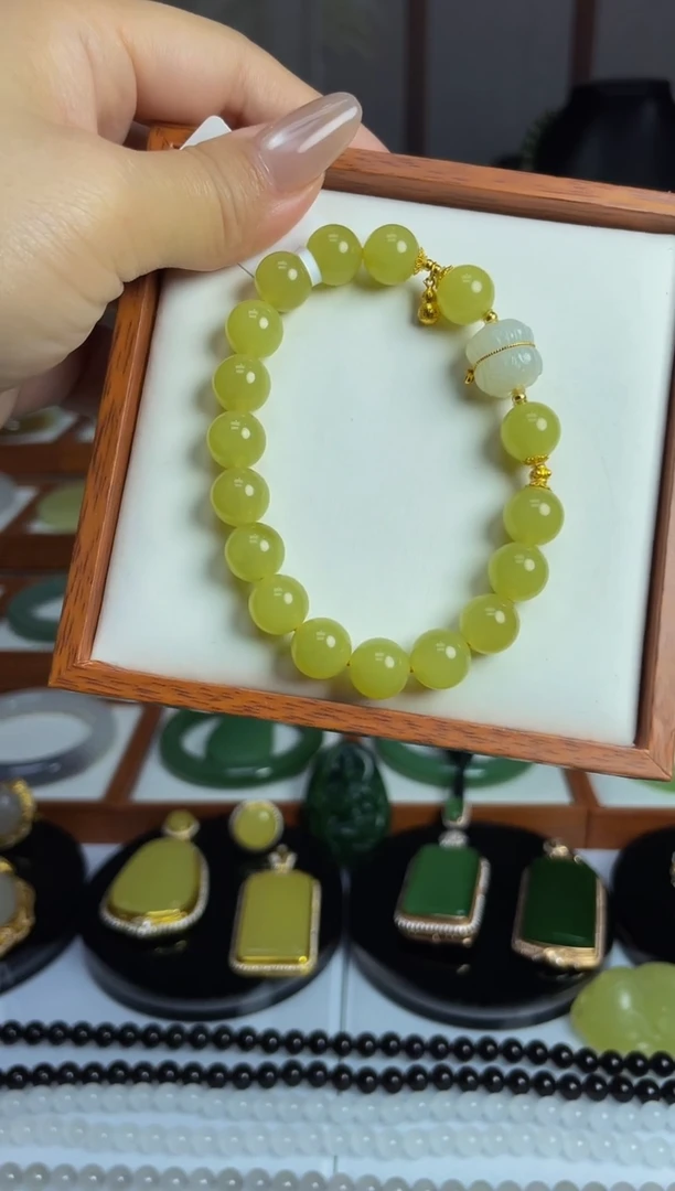 和田玉未镶嵌颈饰手串