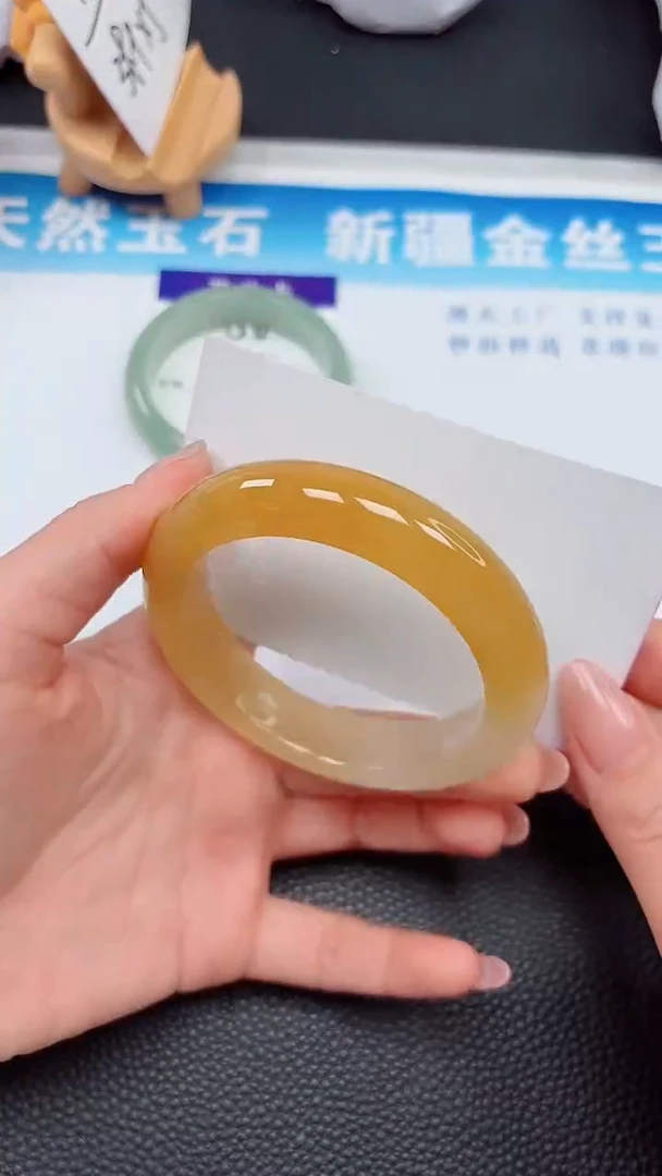 【闪购商品】石英质玉手镯未镶嵌251