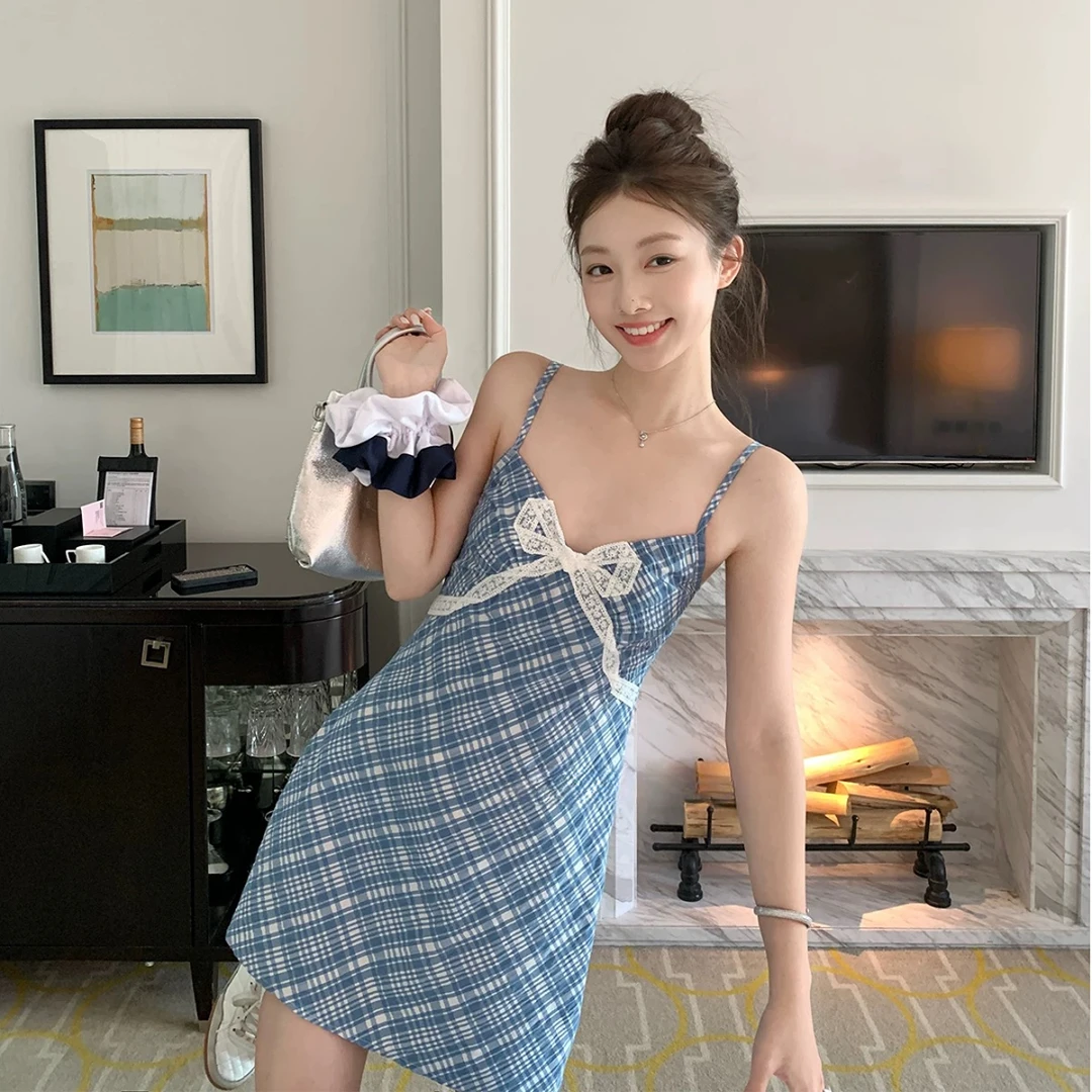 韩系甜美少女2025夏季新款气质减龄性感小众蕾丝蝴蝶结吊带连衣裙