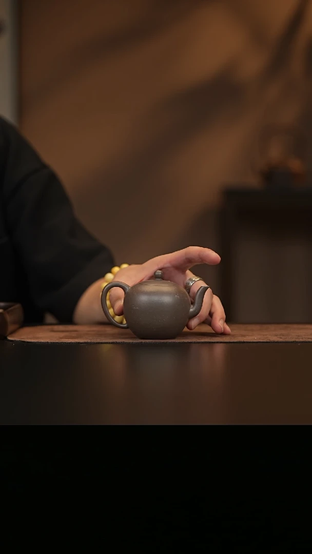 允禾斋  紫砂壶  （微瑕）美人肩