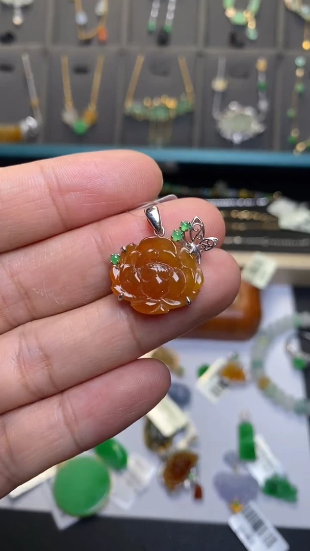 颈饰18K金镶嵌翡翠净货37478