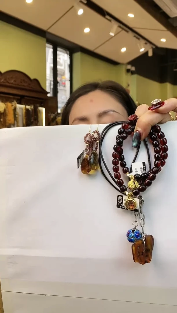 【闪购商品】琥珀颈饰未镶嵌套装4件