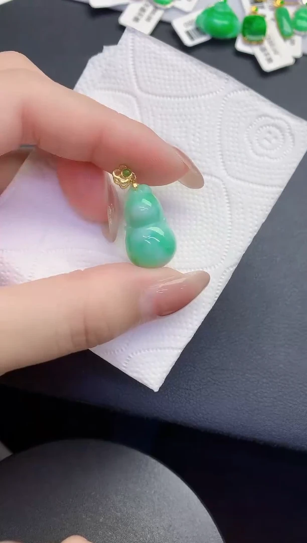 颈饰未镶嵌翡翠缅甸天然翡翠A货