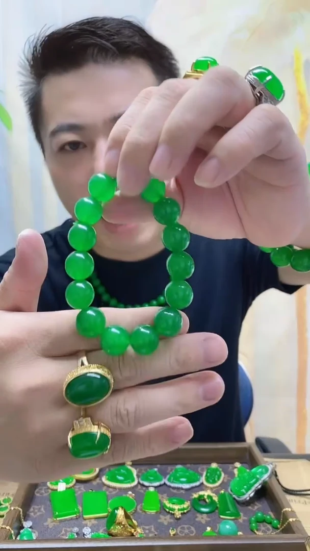 未镶嵌手链翡翠翡翠手链