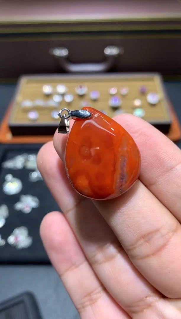 颈饰未镶嵌南红玛瑙Q74