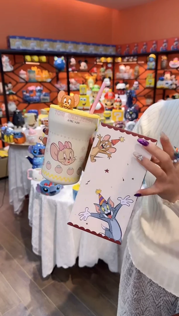 瓷片@@猫和老鼠黄色带盖陶瓷吸管杯