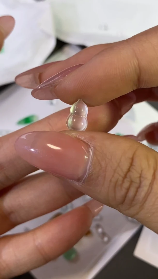 未镶嵌裸石翡翠花生葫芦豆