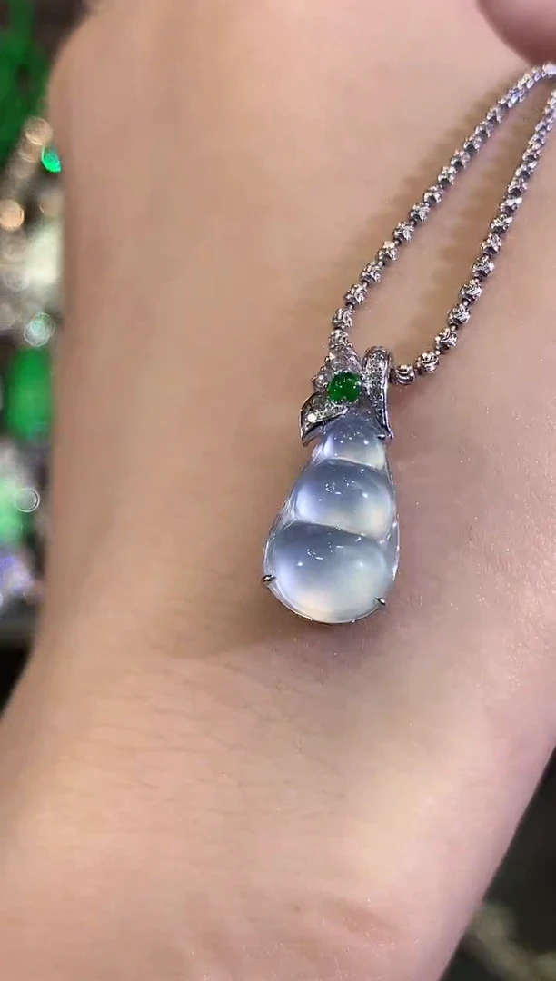 吊坠(不含链)18K金镶嵌翡翠B91