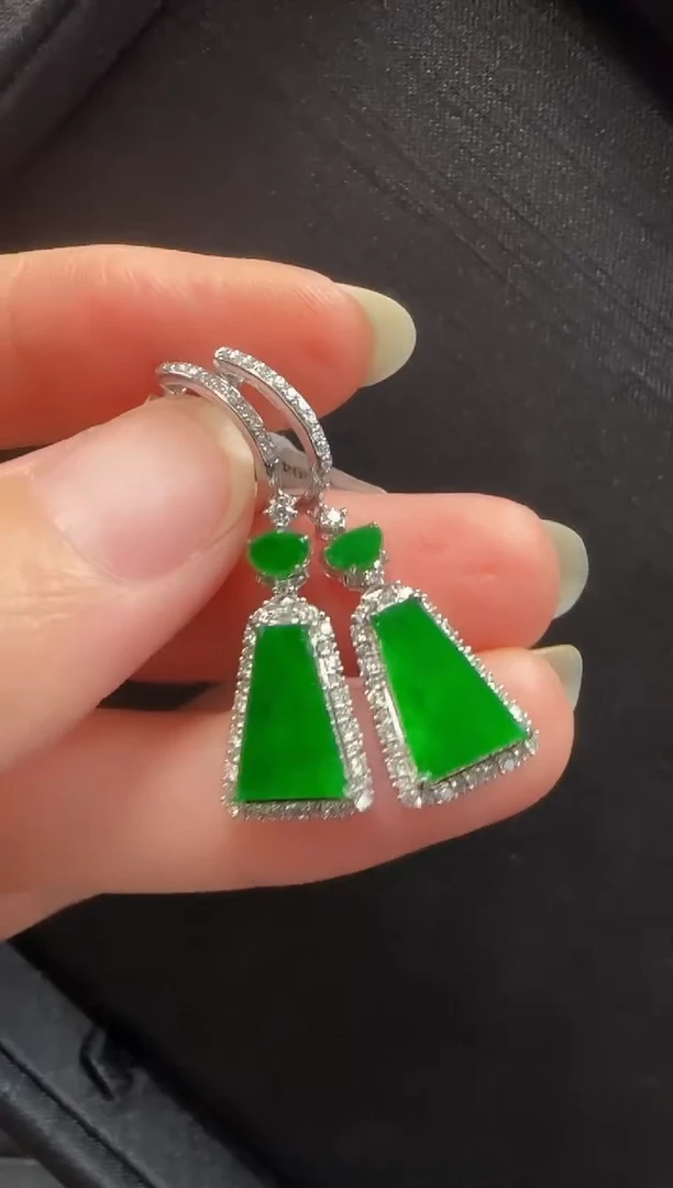 18K金镶嵌翡翠耳饰331无事牌一对