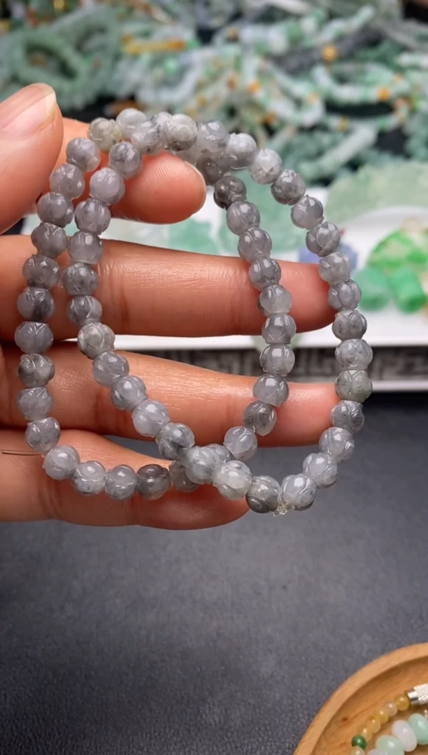 定制翡翠未镶嵌翡翠毛货多样性发其一