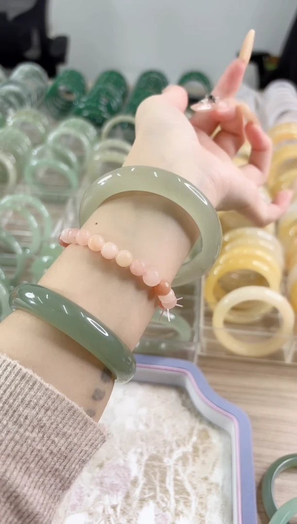 未镶嵌手镯石英质玉50-58D