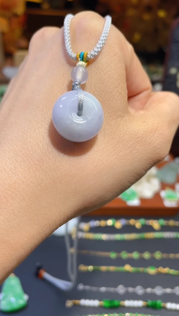颈饰未镶嵌翡翠平安扣   百元以下不出证