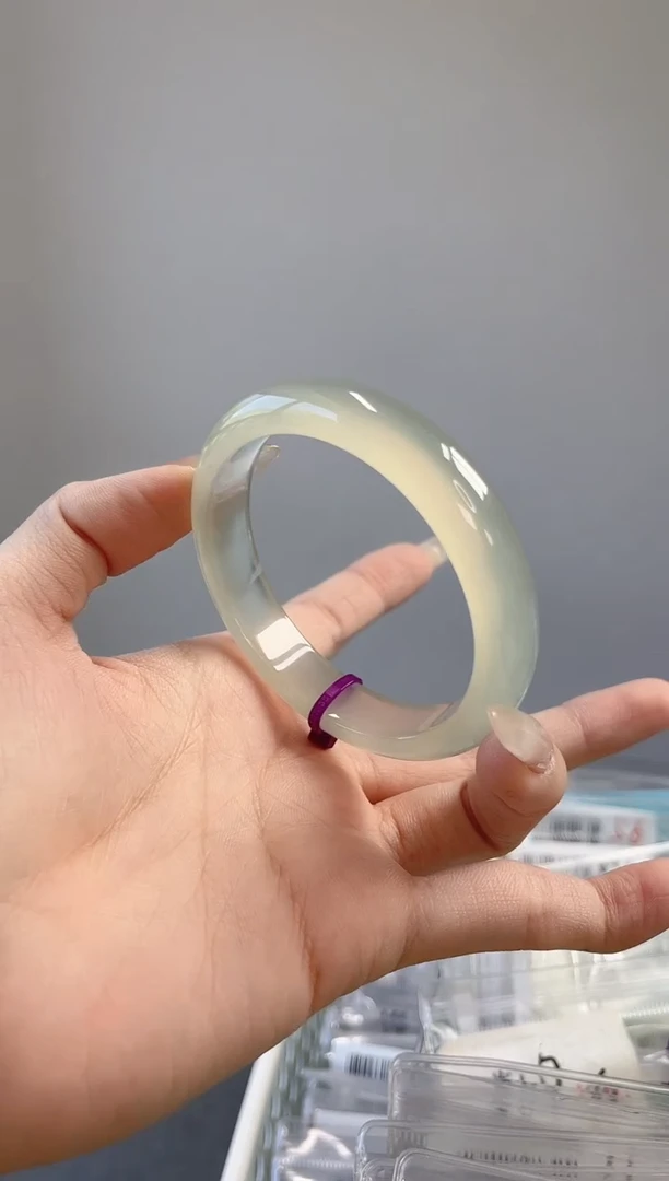 玛瑙/玉髓手镯未镶嵌56圈