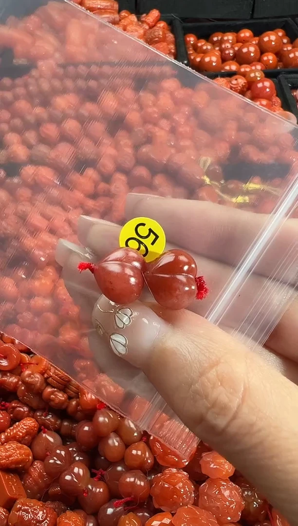 颈饰未镶嵌南红玛瑙1