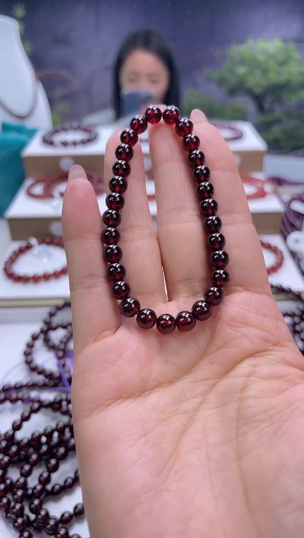 【闪购商品】石榴石手串未镶嵌酒红色石榴石手串6mm+多样式发一