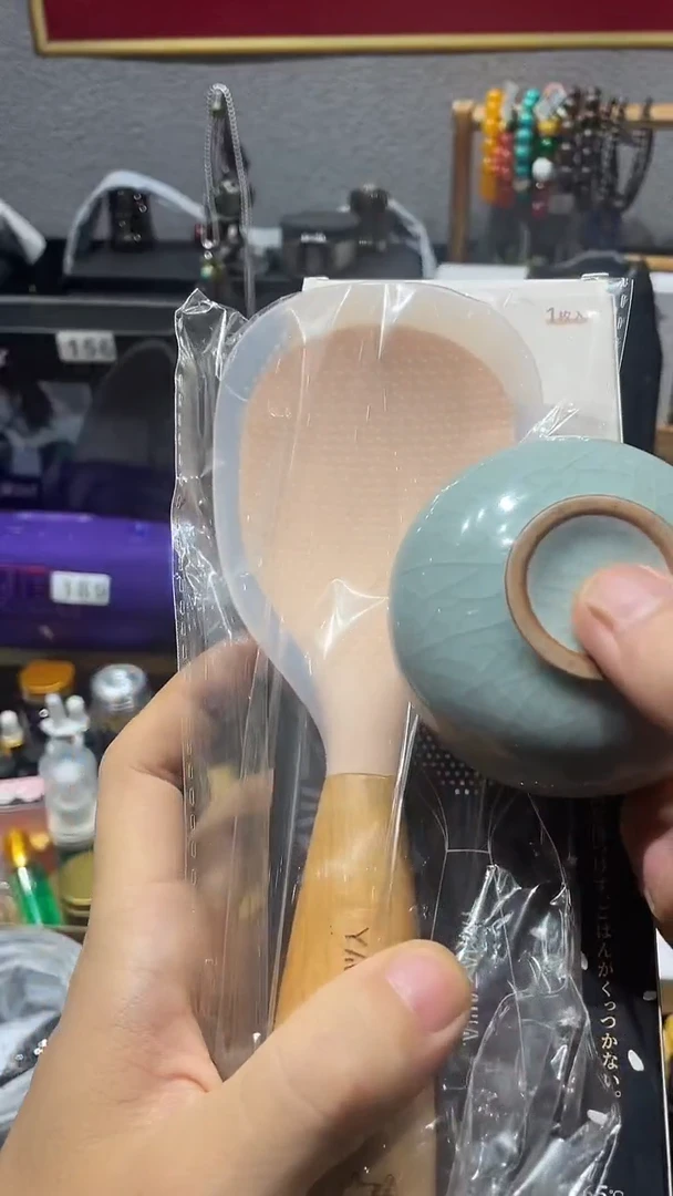 瓷片闪购商品 如图所示